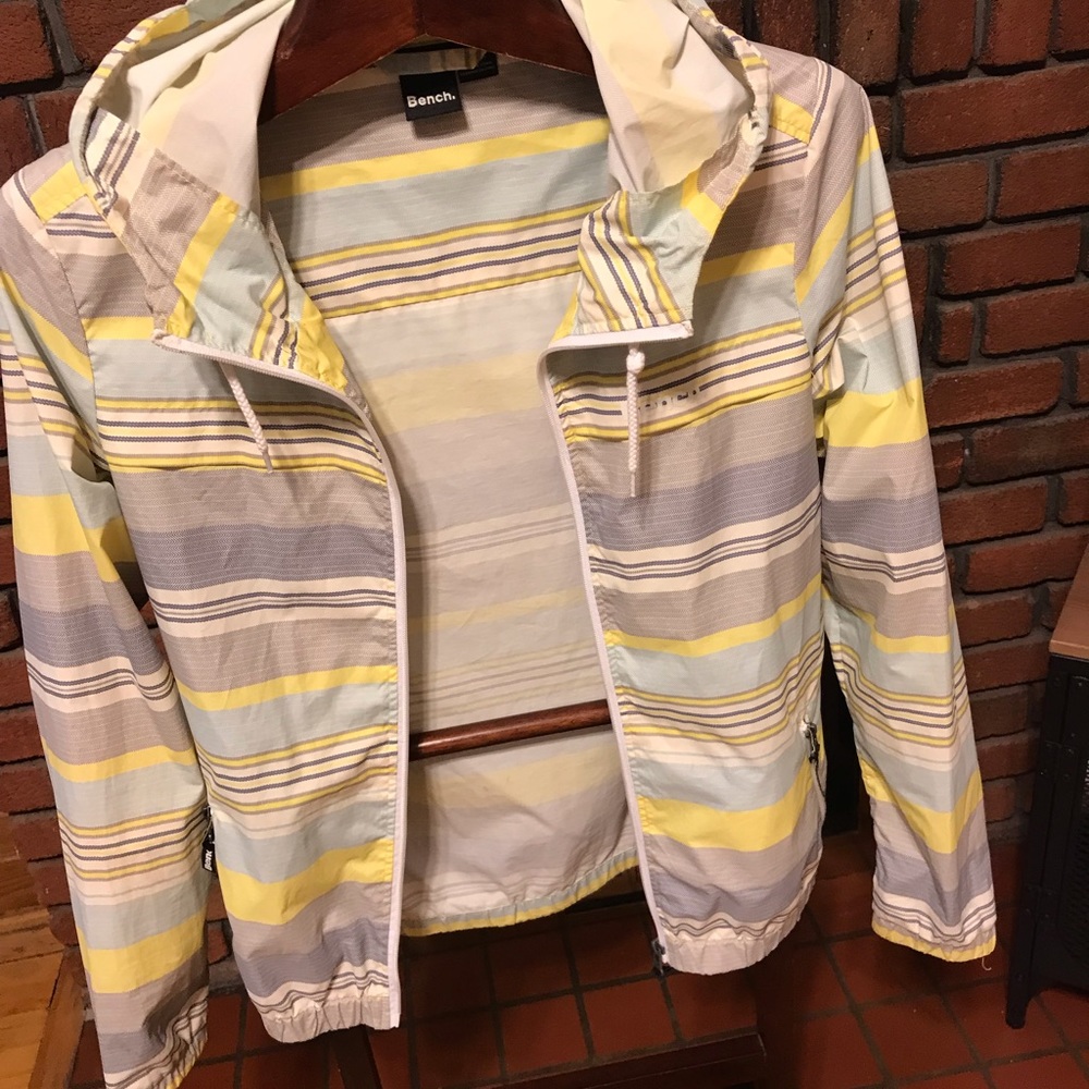 New Bench windbreaker size M
